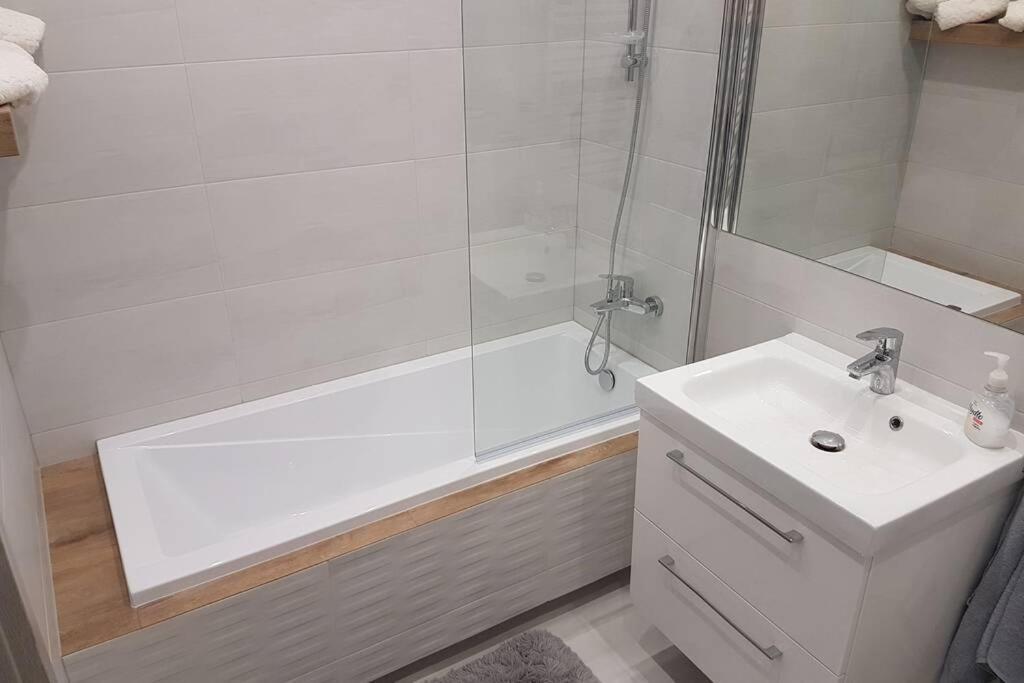 Komfortowy Nowoczesny Apartament Kustronia Z Garazem Balkonem Wanna Белско-Бяла Екстериор снимка